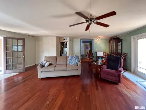 104 N 4th St, Dunlap, IL 61525 photo 6