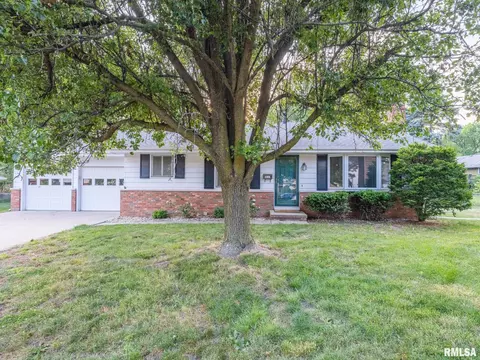 602 N Coolidge Ct, West Peoria, IL 61604
