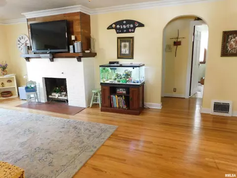 401 S Henry St, Eureka, IL 61530 photo 12