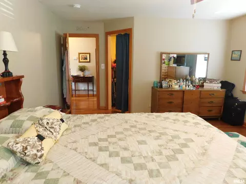 401 S Henry St, Eureka, IL 61530 photo 32