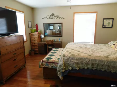 401 S Henry St, Eureka, IL 61530 photo 33