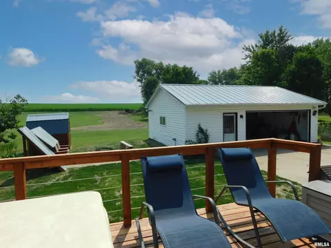 401 S Henry St, Eureka, IL 61530 photo 4