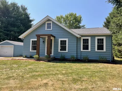 1704 W Blackberry Ln, Peoria, IL 61615