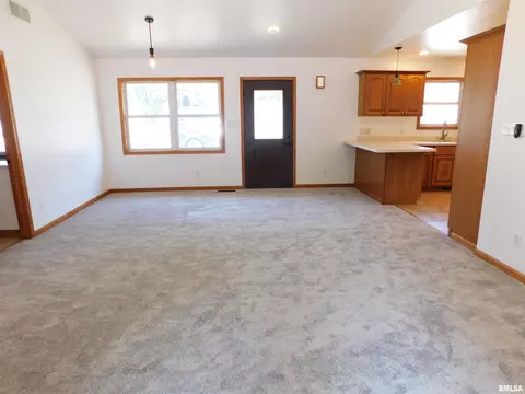 803 E 3rd St, Glasford, IL 61533 photo 6