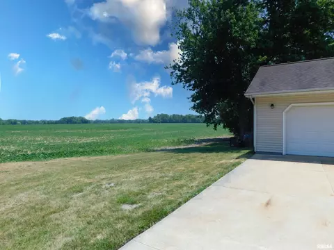 803 E 3rd St, Glasford, IL 61533 photo 3