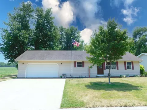 803 E 3rd St, Glasford, IL 61533