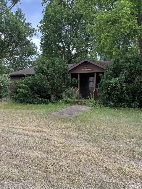 303 Chestnut St, Kilbourne, IL 62655