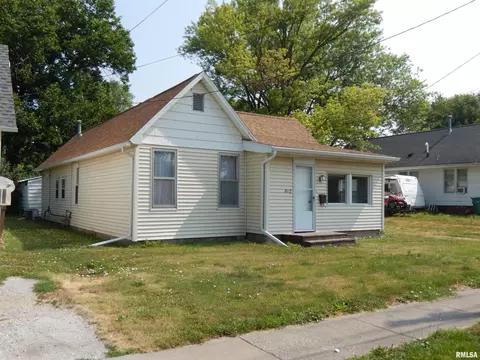 812 W Washington St, Macomb, IL 61455
