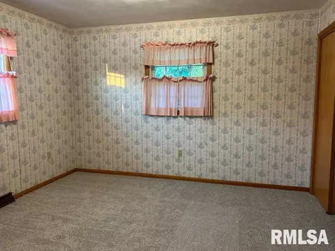 1213 Maple Ave, Macomb, IL 61455 photo 6