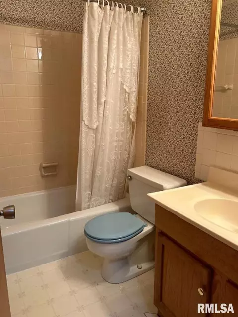 1213 Maple Ave, Macomb, IL 61455 photo 9