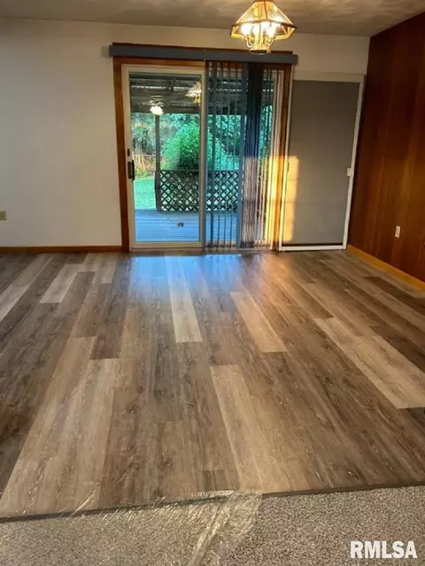 1213 Maple Ave, Macomb, IL 61455 photo 5