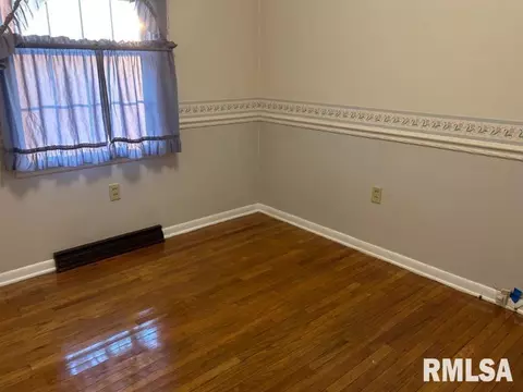 1213 Maple Ave, Macomb, IL 61455 photo 8