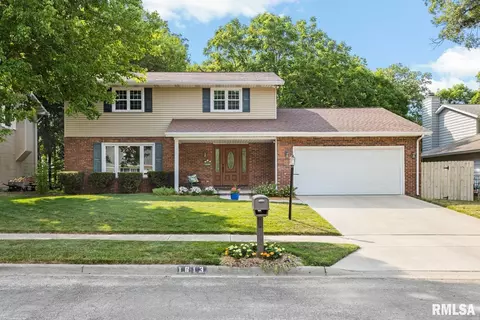 1613 W Country Oaks Ct, Dunlap, IL 61525