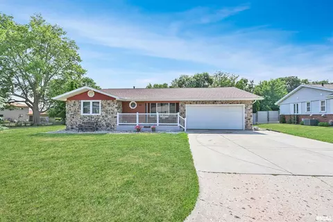 1217 Brentwood Rd, Morton, IL 61550