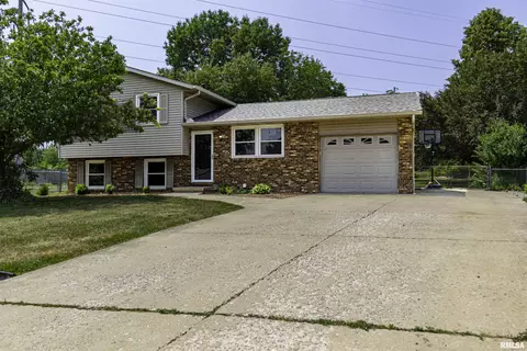 1933 Country Fair Dr, Washington, IL 61571