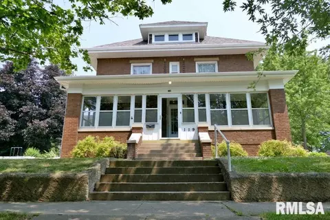 119 E Holland St, Washington, IL 61571