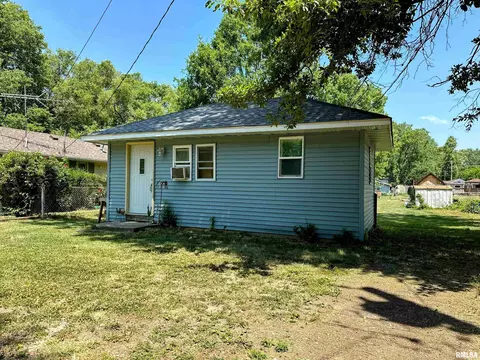 24 South Ln, North Pekin, IL 61554