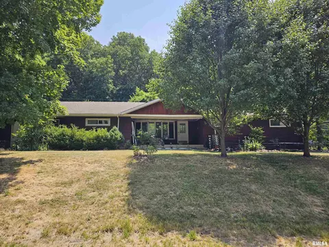 1136 Nancy St, East Peoria, IL 61611