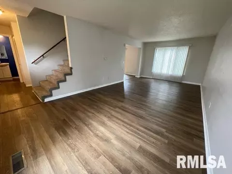 1590 Riverview Dr # -5, Macomb, IL 61455 photo 3