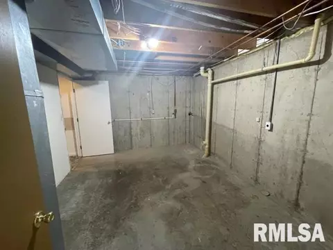 1590 Riverview Dr # -5, Macomb, IL 61455 photo 24