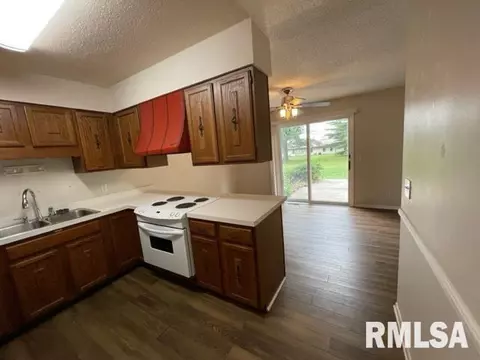 1590 Riverview Dr # -5, Macomb, IL 61455 photo 10