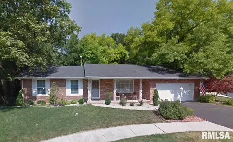 6625 N Brookwood Ln, Peoria, IL 61614