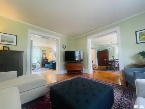 504 S Dudley St, Macomb, IL 61455 photo 8