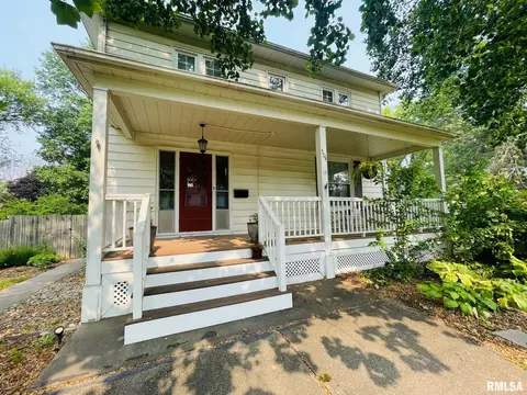504 S Dudley St, Macomb, IL 61455