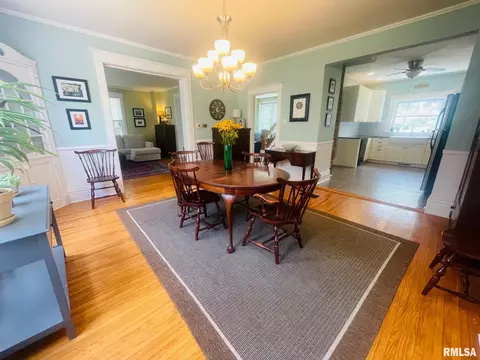 504 S Dudley St, Macomb, IL 61455 photo 9