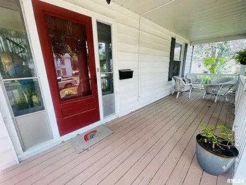 504 S Dudley St, Macomb, IL 61455 photo 3