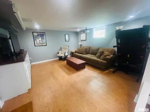 504 S Dudley St, Macomb, IL 61455 photo 26