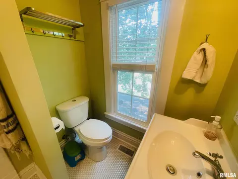 504 S Dudley St, Macomb, IL 61455 photo 21