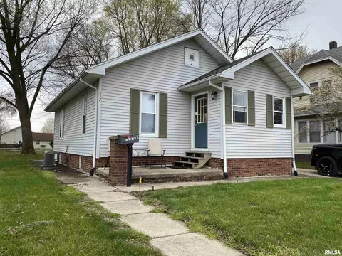 517 W Murray St, Macomb, IL 61455