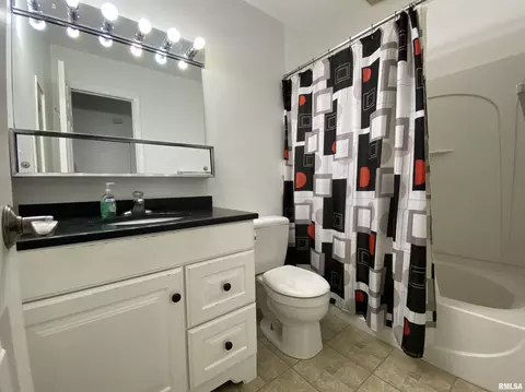 530 Meadow Dr, Macomb, IL 61455 photo 30