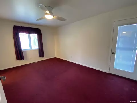 530 Meadow Dr, Macomb, IL 61455 photo 21