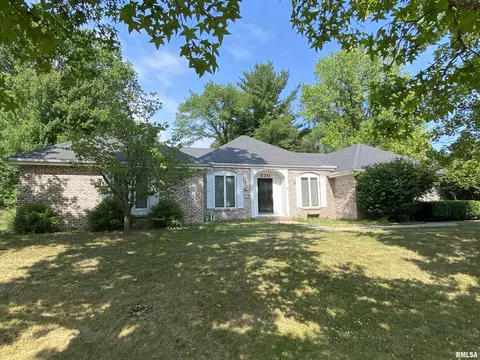 530 Meadow Dr, Macomb, IL 61455 photo 3