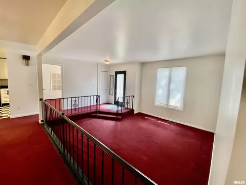 530 Meadow Dr, Macomb, IL 61455 photo 8