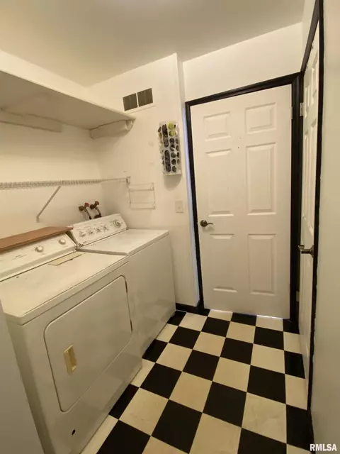 530 Meadow Dr, Macomb, IL 61455 photo 38