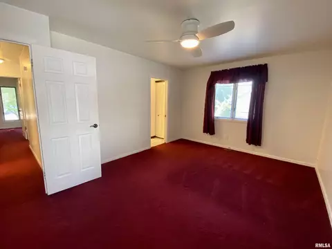 530 Meadow Dr, Macomb, IL 61455 photo 20