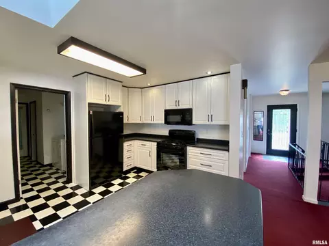 530 Meadow Dr, Macomb, IL 61455 photo 13