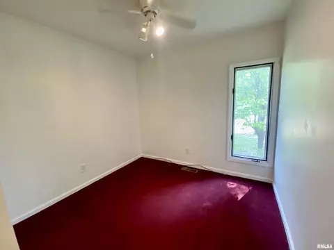 530 Meadow Dr, Macomb, IL 61455 photo 32