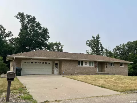 136 Vonachen Ct, East Peoria, IL 61611