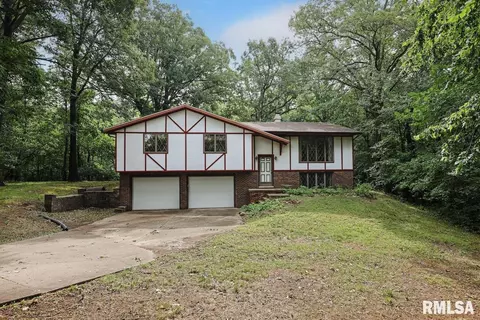 3504 W Sodus Ct, Peoria, IL 61604