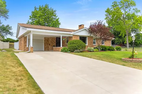 5023 Melody Ln, Peoria, IL 61614