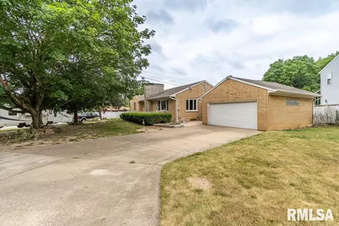 100 Michael Ct, East Peoria, IL 61611