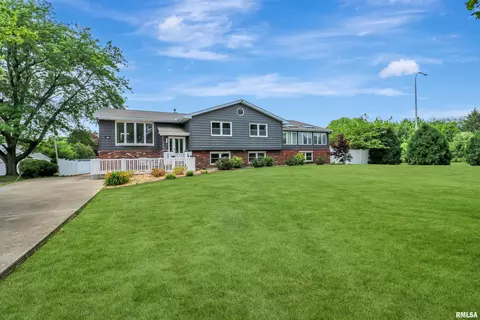 6025 N Sheridan Rd, Peoria, IL 61614
