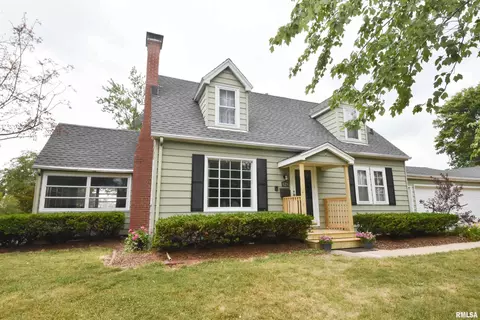 629 W Knoll Crest Dr, Peoria, IL 61614
