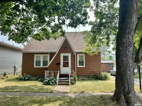 111 N Church St, Washington, IL 61571