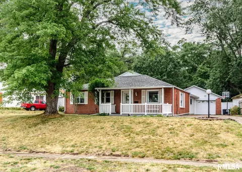 121 St Clair Dr, Marquette Heights, IL 61554