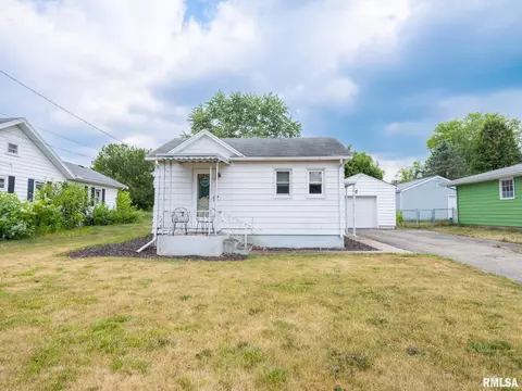 112 Woodlawn Blvd, East Peoria, IL 61611